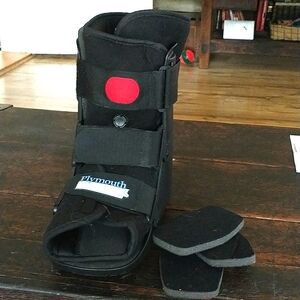 Medium Short Walking Boot, Unisex